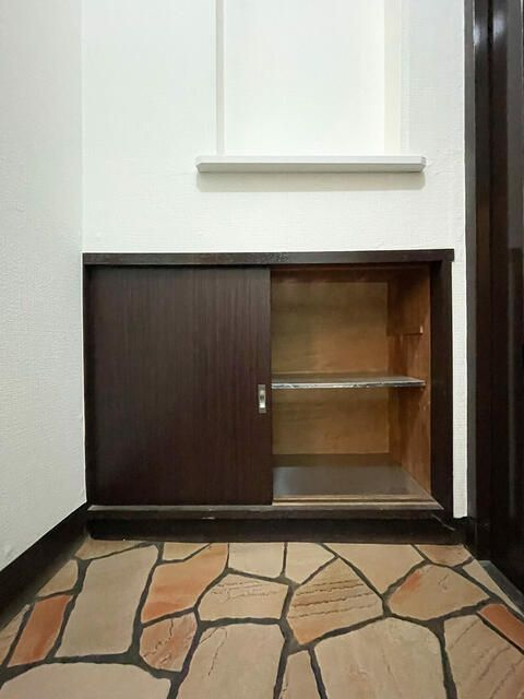 岡本マンション／不動前の玄関|明るい玄関です