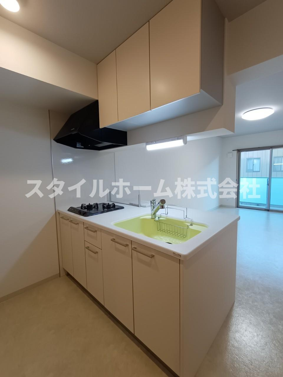 アヴェニュー赤代のキッチン|同建物内別部屋の写真です。