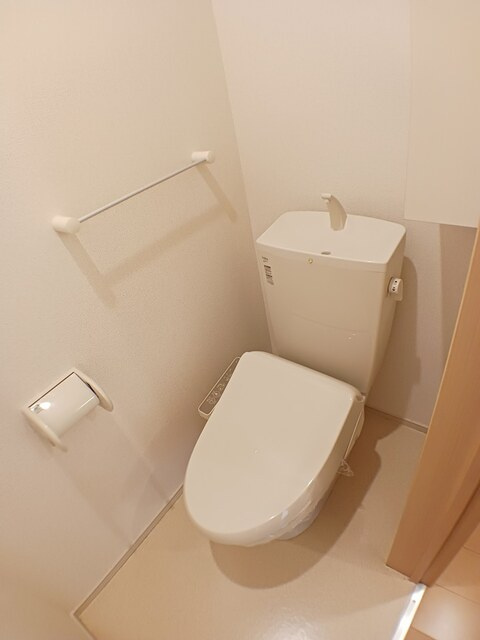 茅ヶ崎市萩園のアパートのトイレ