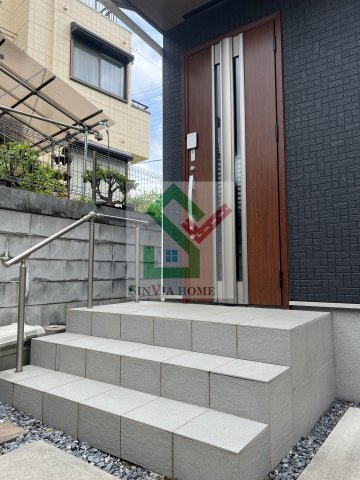 中央町戸建のエントランス