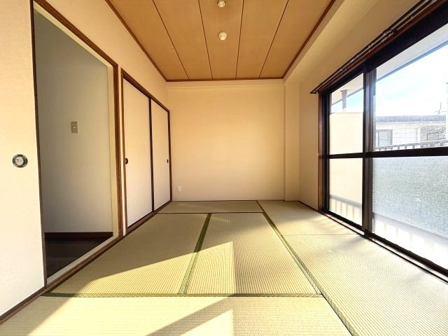 メゾンベルエールの和室