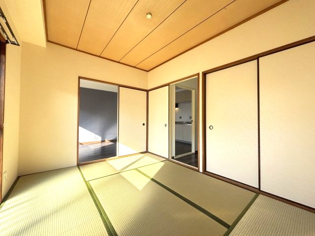 メゾンベルエールの和室