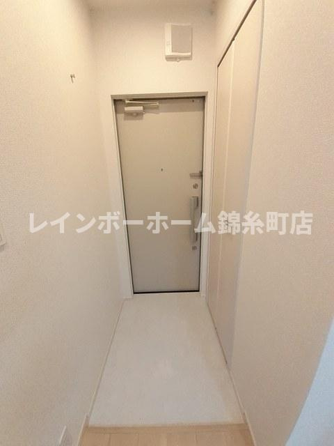 ドミールMの玄関