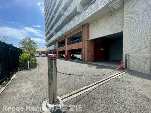 ザ・ライオンズ神戸ハーバーランドの駐車場