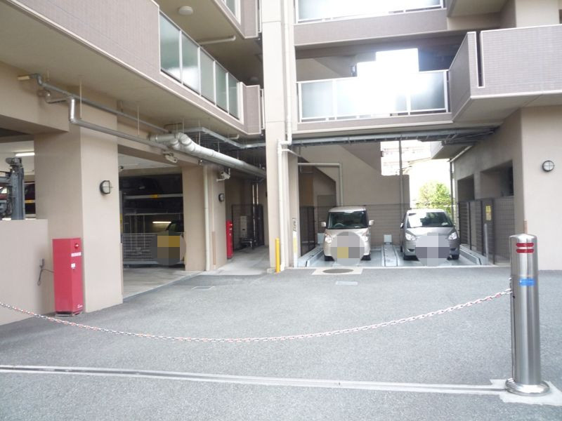リーデンススクエア豊中大黒町の駐車場