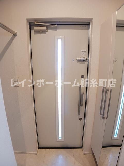 CASA 193の玄関