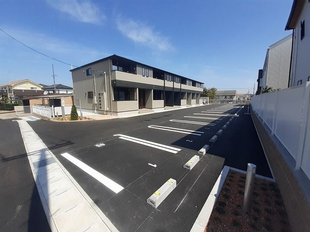 ホワイトベリー　　刈谷市近郊の賃貸はクラスホーム刈谷店の駐車場