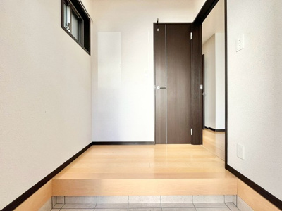 【内装】 | 吹田市山田西１丁目中古戸建 | 物件を比較検討したいお客様には、「物件比較見学プラン」をご用意しております。こちらの物件だけでなく、お客様の希望に沿った物件を、いくつかまとめてご案内させて頂きます。