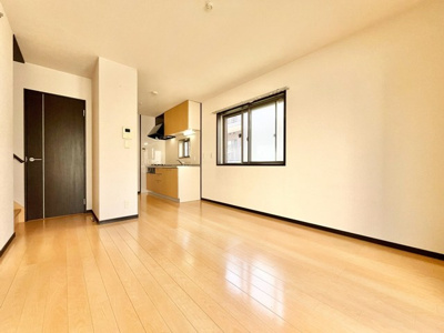 【内装】 | 吹田市山田西１丁目中古戸建 | 現在ご返済中のカーローン・カードローン・教育ローンなどを住宅ローンに一本化したり、家具家電購入費用・引越し費用を住宅ローンと組み合わせるなど、お客さまにメリットの多い住宅ローンのご提案が可能です。