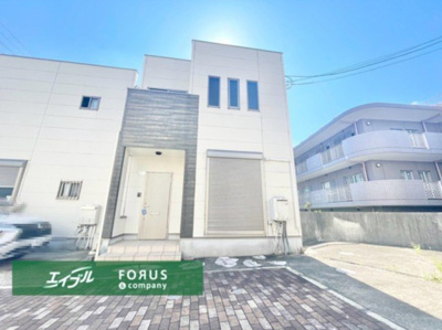 【外観】 | 吹田市山田西１丁目中古戸建 | 物件を比較検討したいお客様には、「物件比較見学プラン」をご用意しております。こちらの物件だけでなく、お客様の希望に沿った物件を、いくつかまとめてご案内させて頂きます。