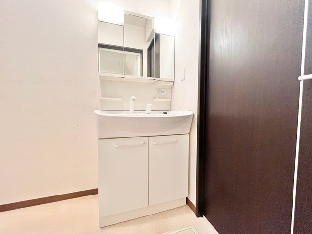 【独立洗面台】 | 吹田市山田西１丁目中古戸建 | 弊社のファイナンシャルプランナーより、将来に向けた資金計画・住宅ローンの無料相談が皆様に大変ご好評頂いております！物件ご購入の前に、まずはお気軽にご相談くださいませ。