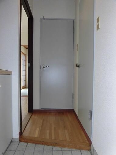 コスモプラザ富士見台の玄関