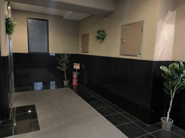 MDIインターフェイス竪町のエントランス