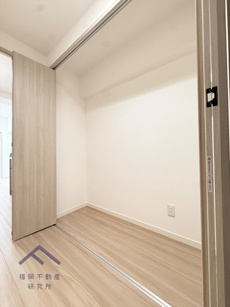 皐月マンション博多の洋室