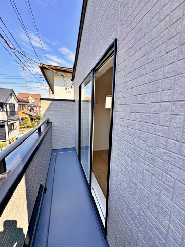 《仲介手数料半額》坂戸市千代田2丁目3期　全1棟のバルコニー|※本物件はダブルバルコニーのある物件です。
