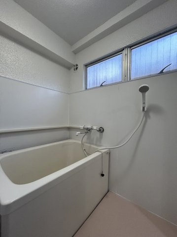 鍛冶田ビルの浴室