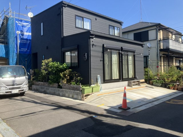 中古戸建　越谷市大泊の外観|最寄り駅まで徒歩約１０分の駅近物件！小学校まで徒歩５分！セブンタウンまで徒歩９分！
（現地2026/10/09撮影）