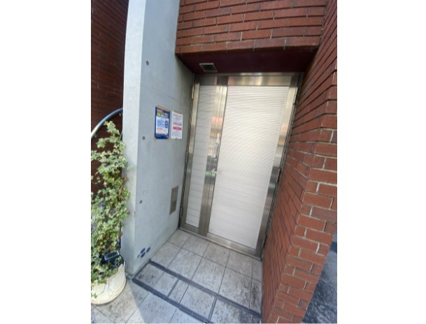 【玄関】 | コモド鶴見アネックス