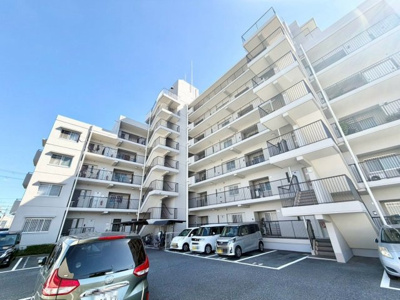 【外観】 | 浅香山南グリーンハイツ | 物件価格を抑えて、こだわりの内装にリフォームしてみませんか？専門スタッフがお客様のご要望に合わせてプランニングいたします。※リフォームには別途費用が発生します。