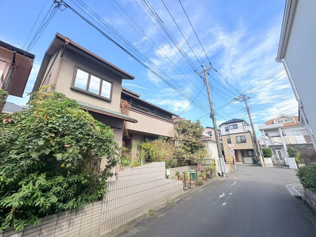 狭山市中央2丁目　建築条件なし売地　西武新宿線『狭山市駅』徒歩19分　【富士見小学区】の前面道路含む現地写真
