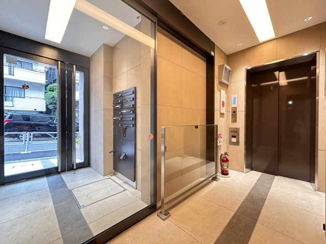 【ロビー】CREAL premier恵比寿
