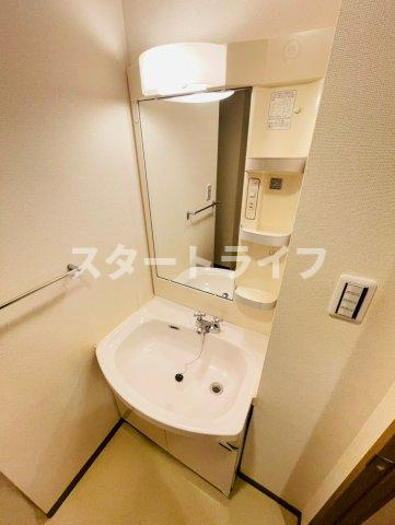 大阪市淀川区東三国５丁目の賃貸マンションの洗面所