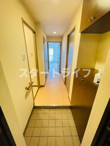 大阪市淀川区東三国５丁目の賃貸マンションの玄関