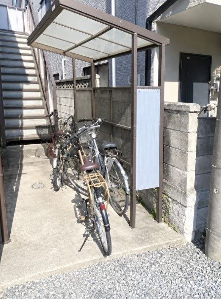 ハイツヤザワのエントランス
