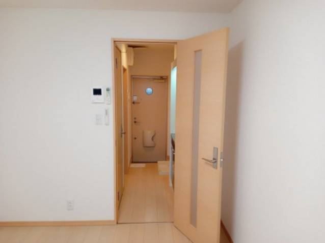 川崎市多摩区西生田５丁目のアパートの玄関|ゆったりとした玄関です