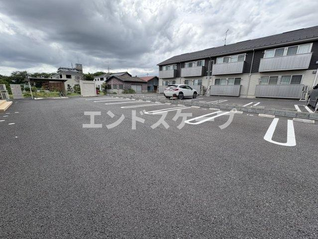ラルーチェⅡの駐車場|高崎、前橋のお部屋探しはエンドスケープまで！お客様の理想お聞かせ下さい♪