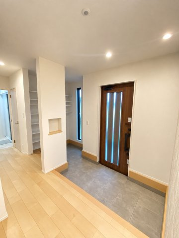 中古戸建ての玄関