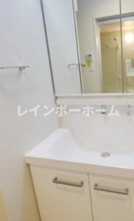 プリムホワイトの独立洗面台