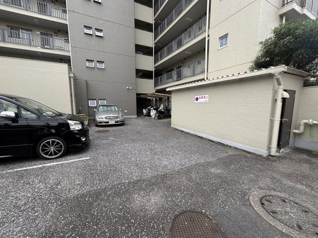 【駐車場】