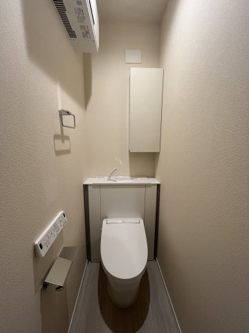 【トイレ】 | エルズプラス高円寺南 | ウォシュレット付き　※同間取り別部屋参考写真