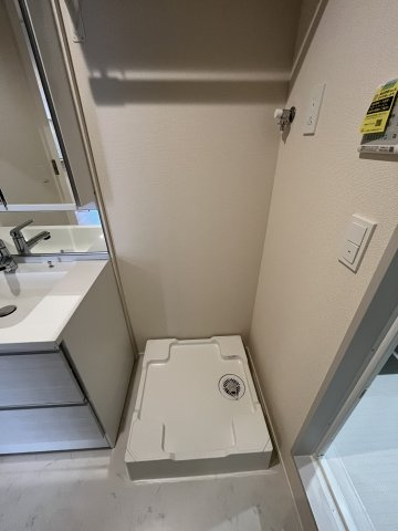 【その他】 | エルズプラス高円寺南 | 洗濯機置き場　※同間取り別部屋参考写真