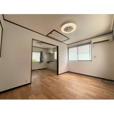 【寝室】 | 杉並区上井草3丁目戸建 | きれいなフローリング。