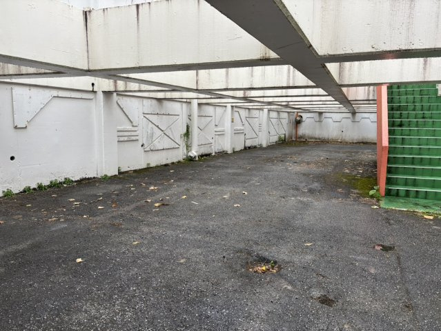 沖縄市比屋根7丁目(売ホテル)の駐車場