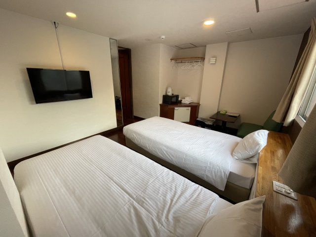 沖縄市比屋根7丁目(売ホテル)の居間・リビング