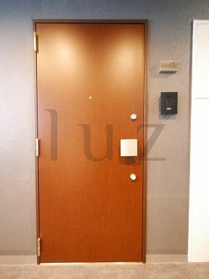 アンベリールマーロ横濱の玄関