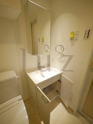 アンベリールマーロ横濱の洗面所