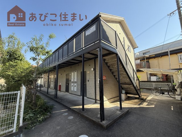 ヴィラージュ窪田の外観