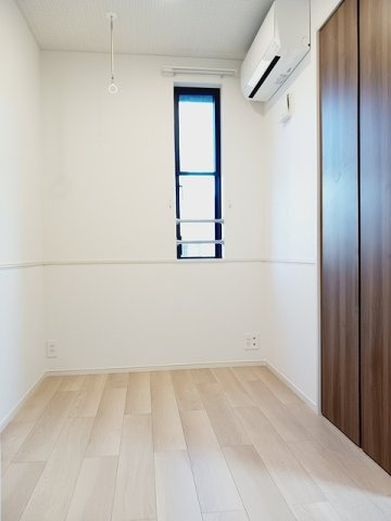 ヒカルサ川越霞ヶ関の洋室|落ち着いた色調の洋室です