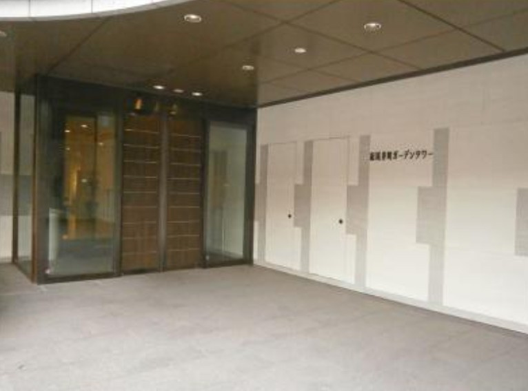 千代田区紀尾井町の賃貸マンションのエントランス