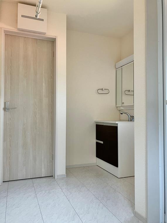 中央町戸建の洗面所