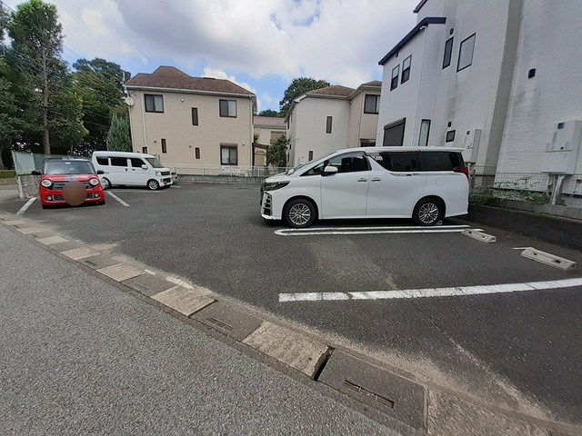 アンソレイユの駐車場