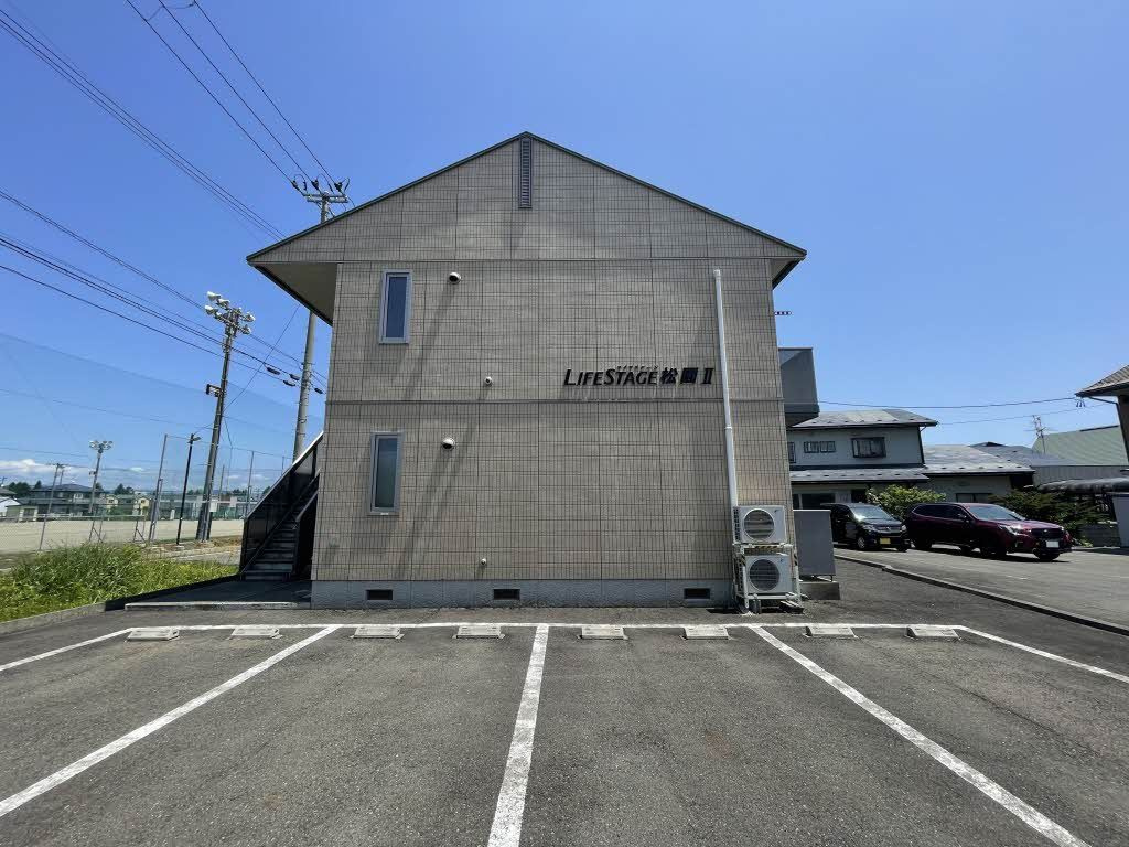 ライフステージ松園Ⅱの駐車場