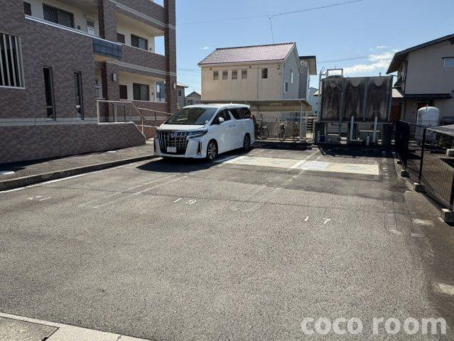 ラ・ルーチェの駐車場