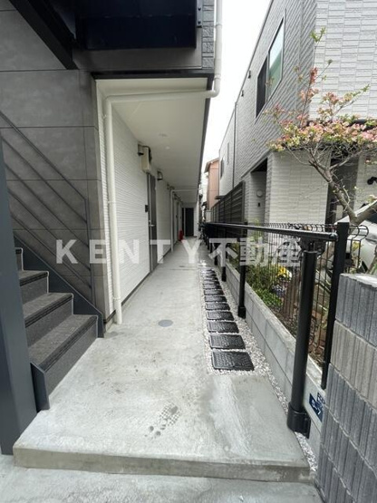 【エントランス】 | インベスト蒲田Ｅａｓｔ７ | 落ち着いたエントランスです