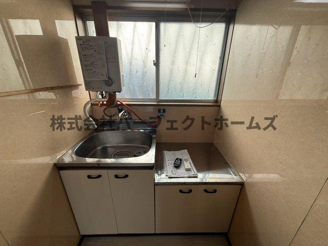 川勝町テラスハウスのキッチン|お料理しやすいキッチンです