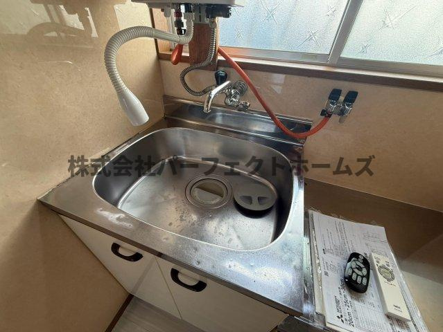 川勝町テラスハウスのキッチン|使いやすいキッチンです